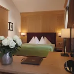 Rigele Royal Superior 4* オーバータウエルン